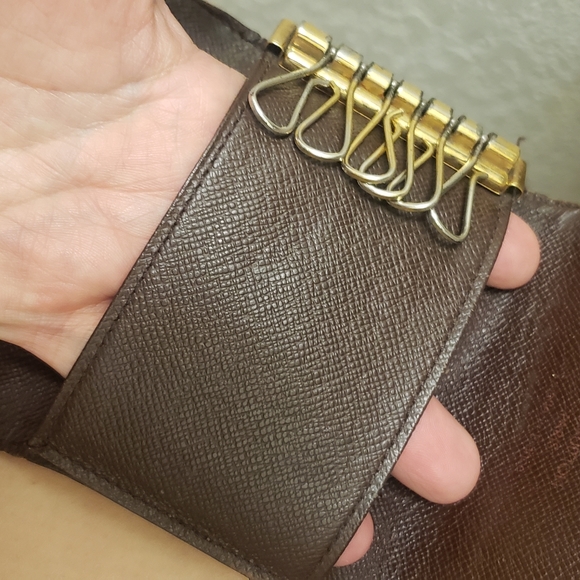 Louise Vuitton Key Holder - Picture 11 of 12